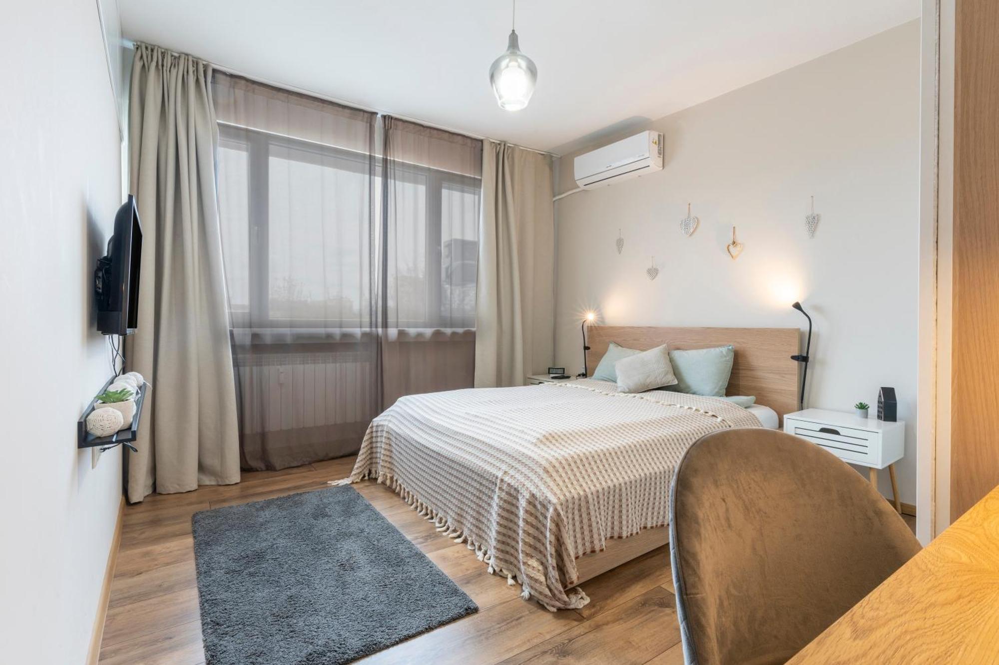 Apartament Your Place *